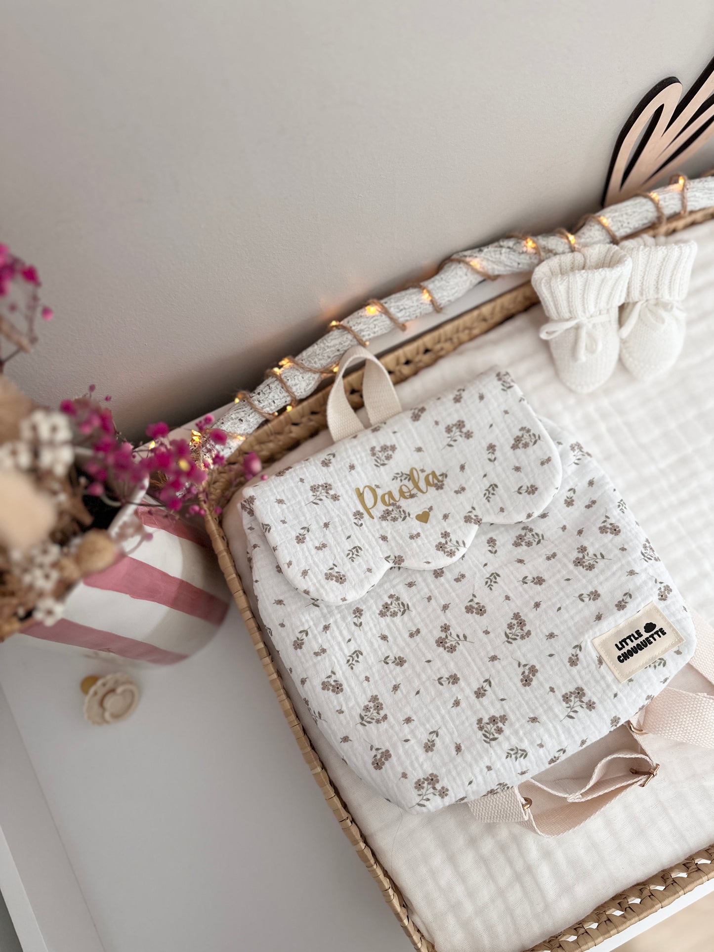 Sac à dos bébé personnalisable - Fleurs taupe