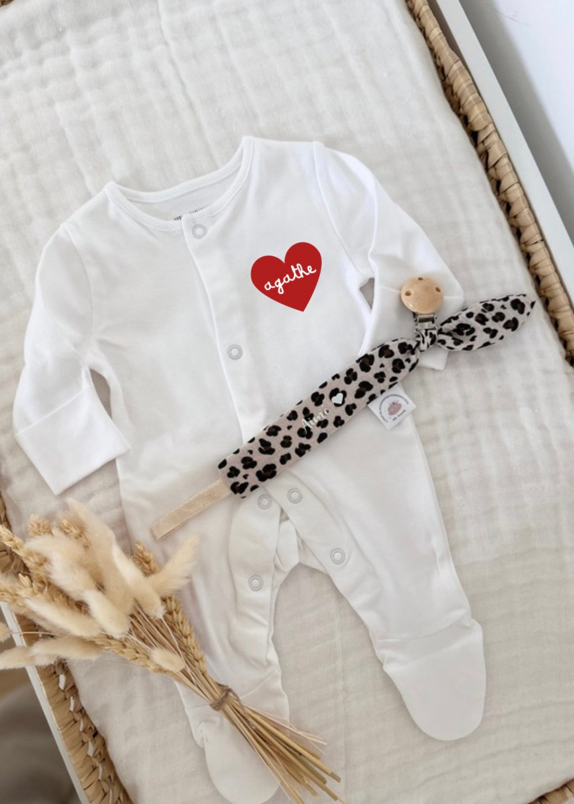 Pyjama bébé personnalisé - Coeur léopard