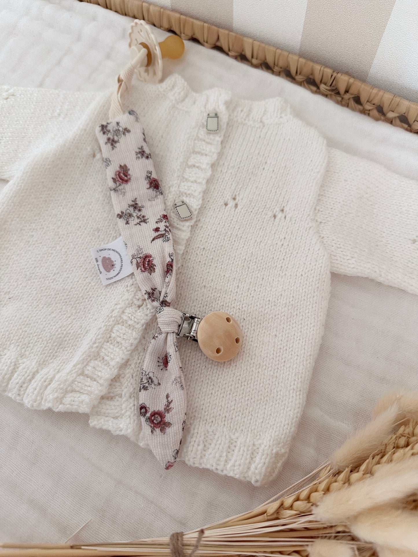 Attache tétine personnalisé - Fleurs bordeaux