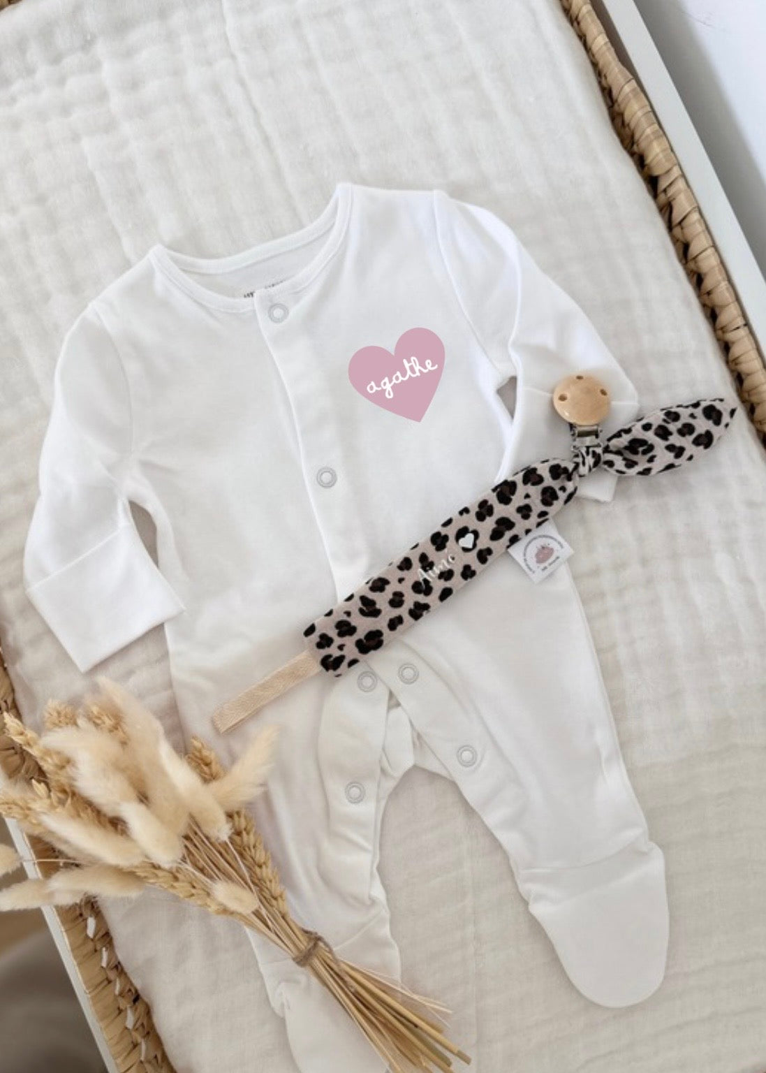 Pyjama bébé personnalisé - Coeur léopard