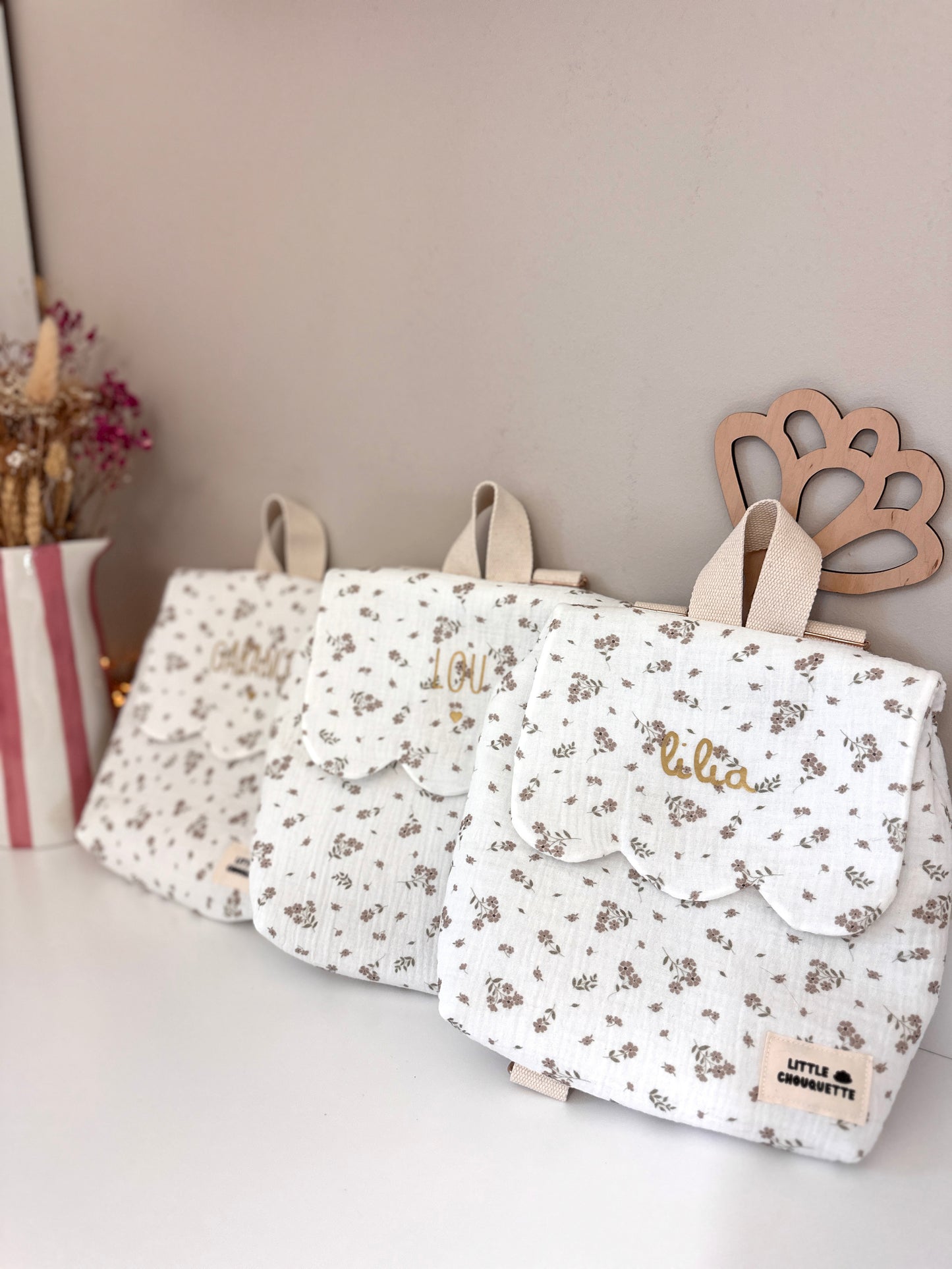 Sac à dos bébé personnalisable - Fleurs taupe