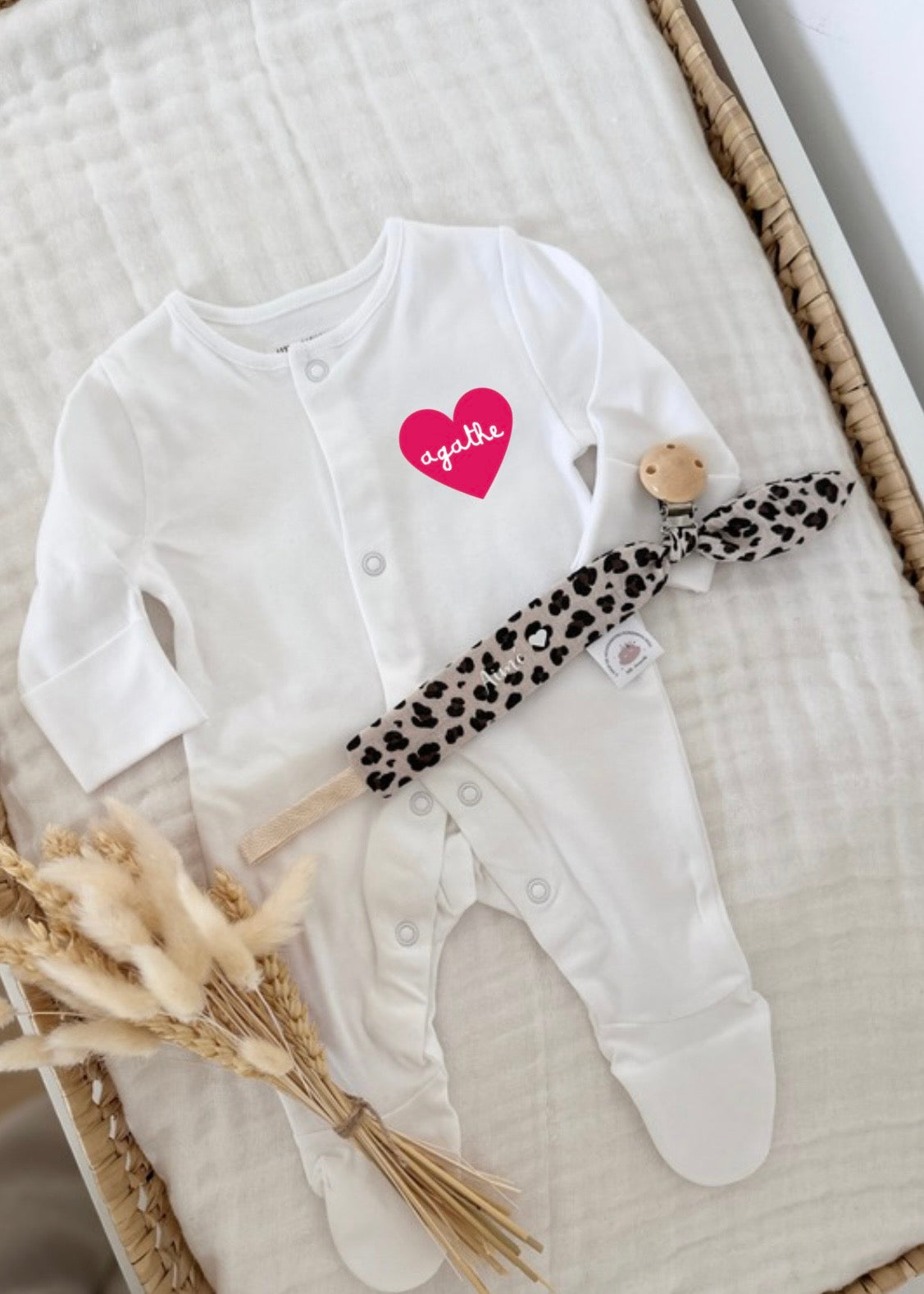 Pyjama bébé personnalisé - Coeur léopard
