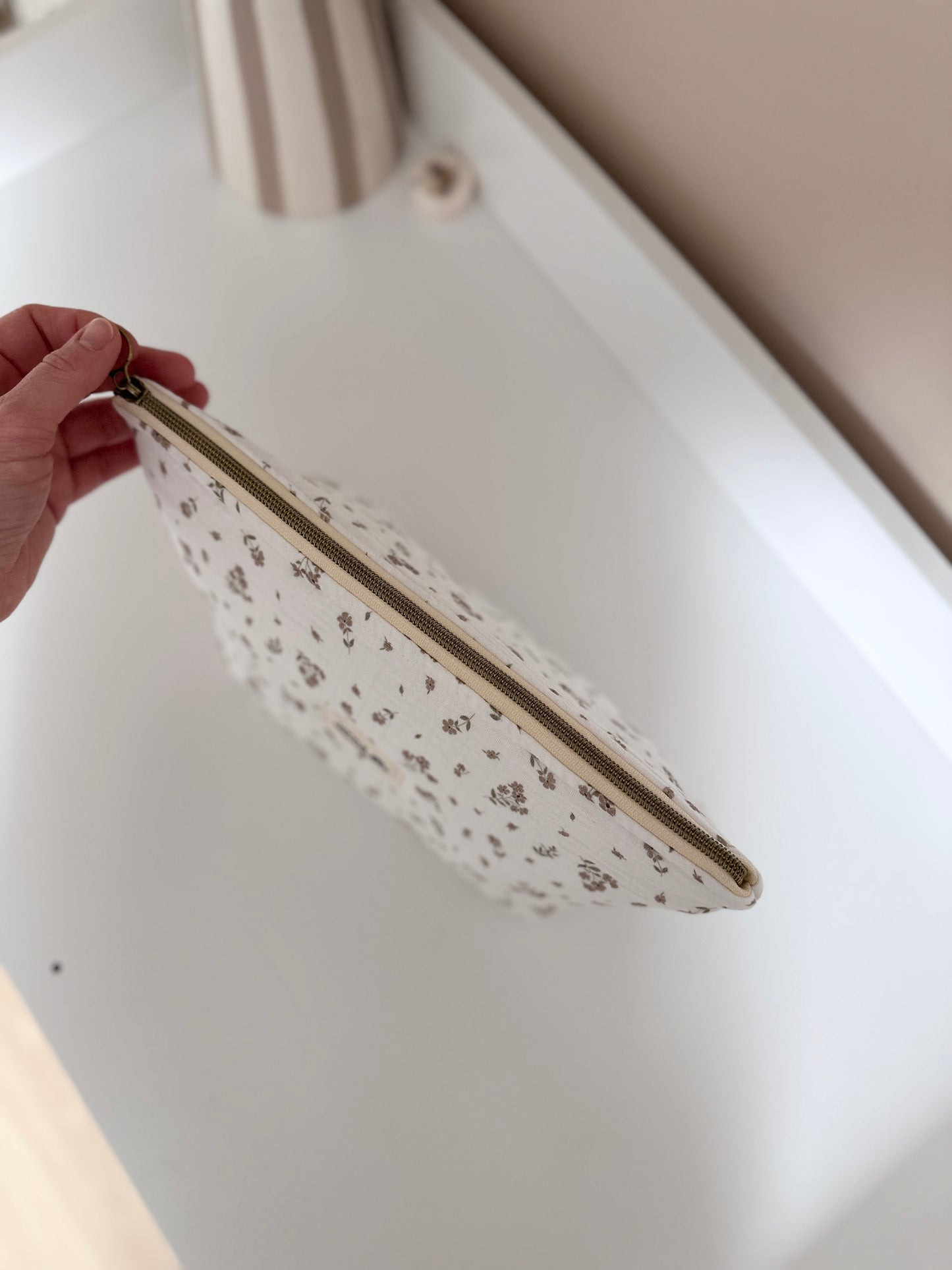 Trousse de toilette - fleurs beige