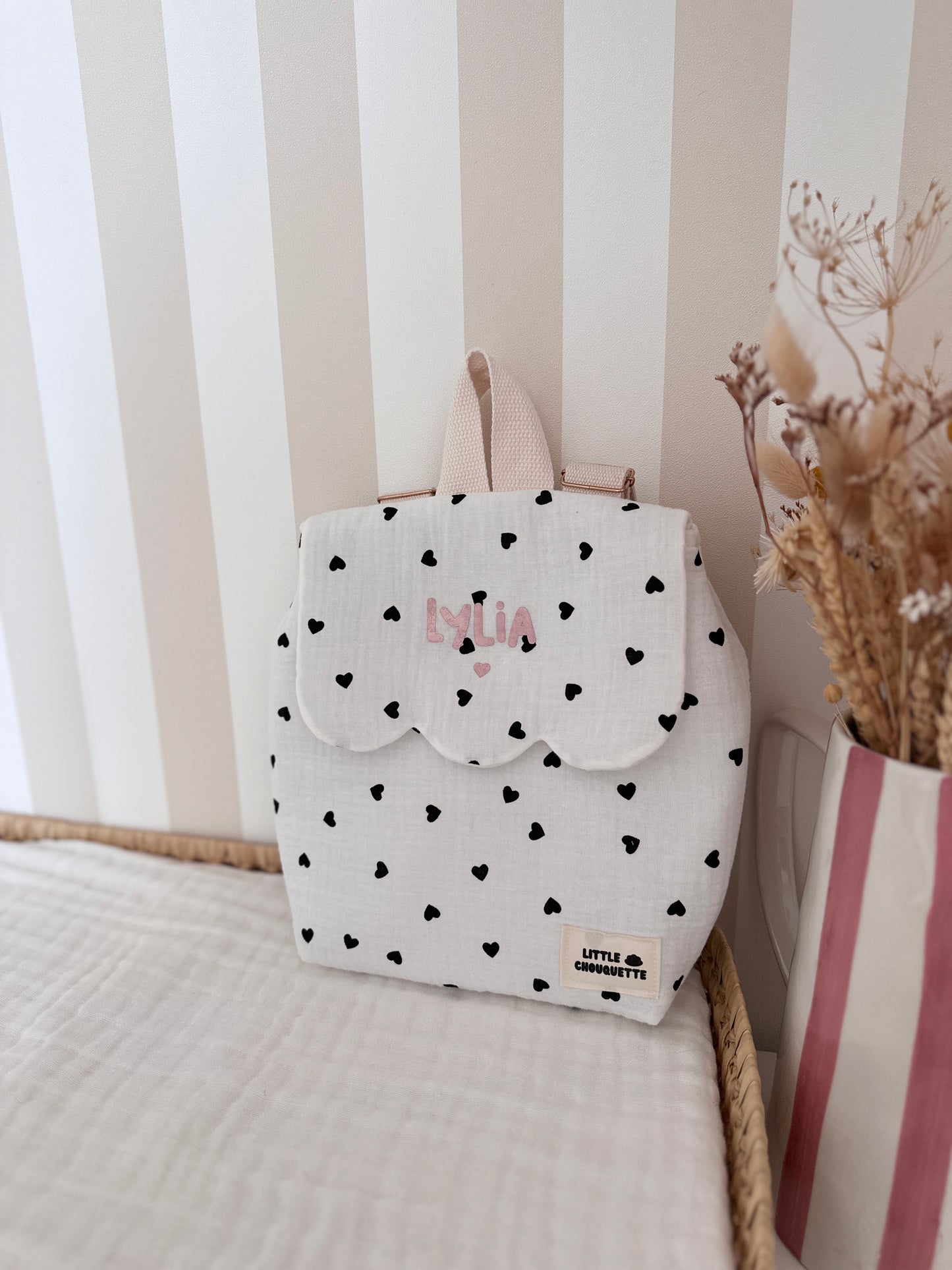 Sac à dos bébé personnalisable - Coeurs noirs