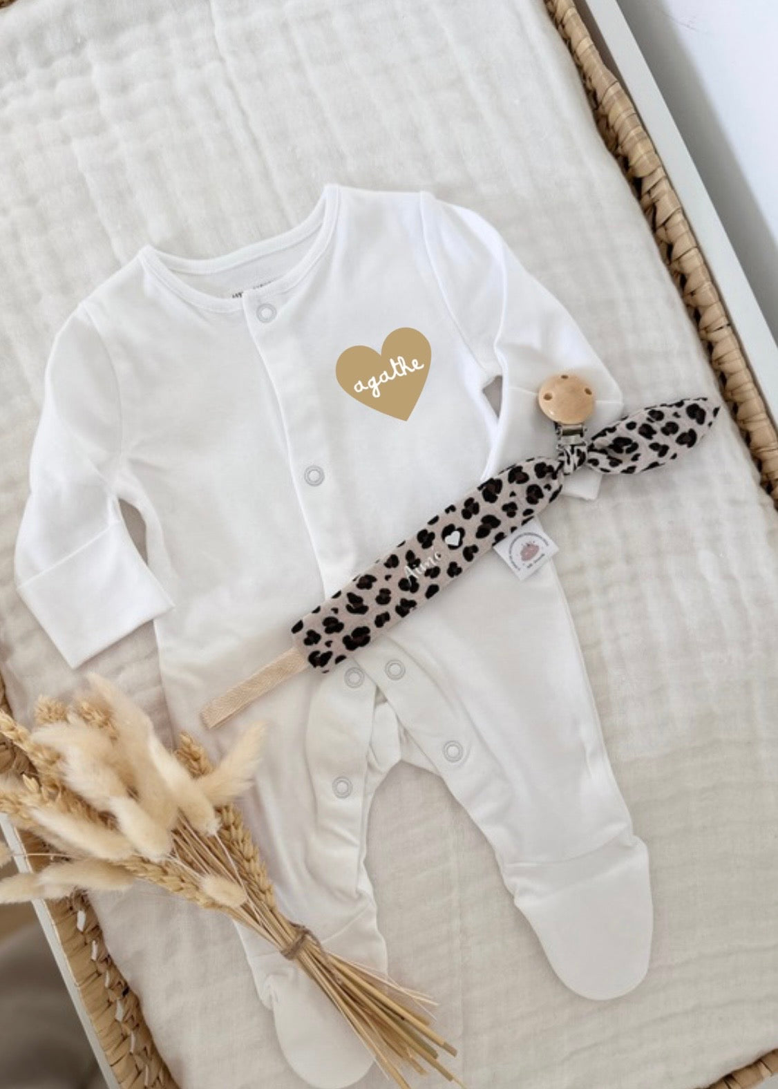 Pyjama bébé personnalisé - Coeur léopard