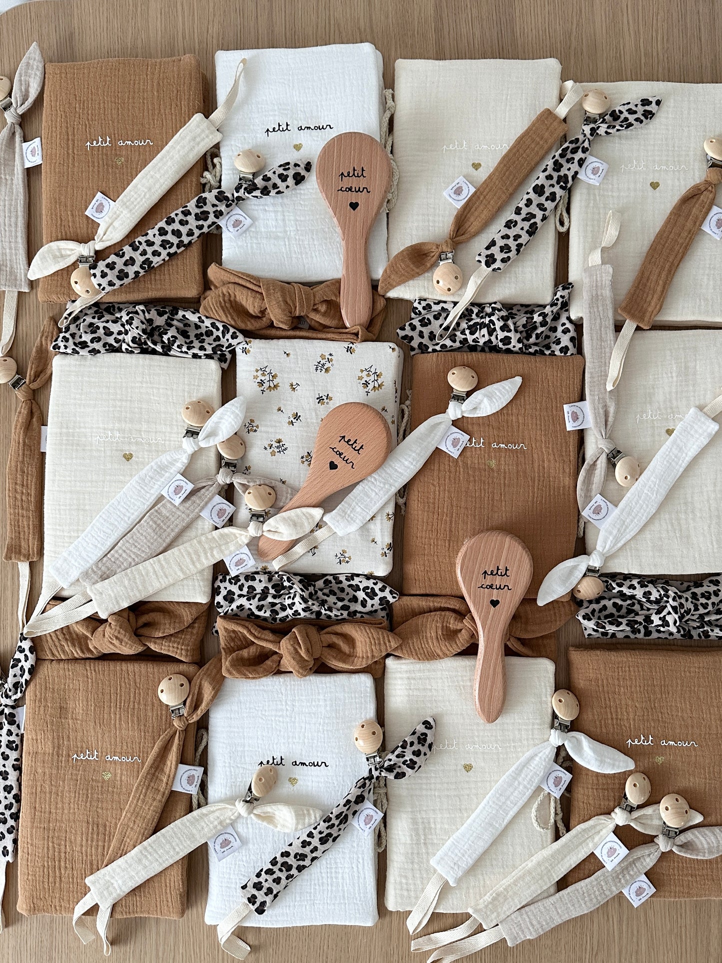 Attache tétine personnalisé - Coeurs