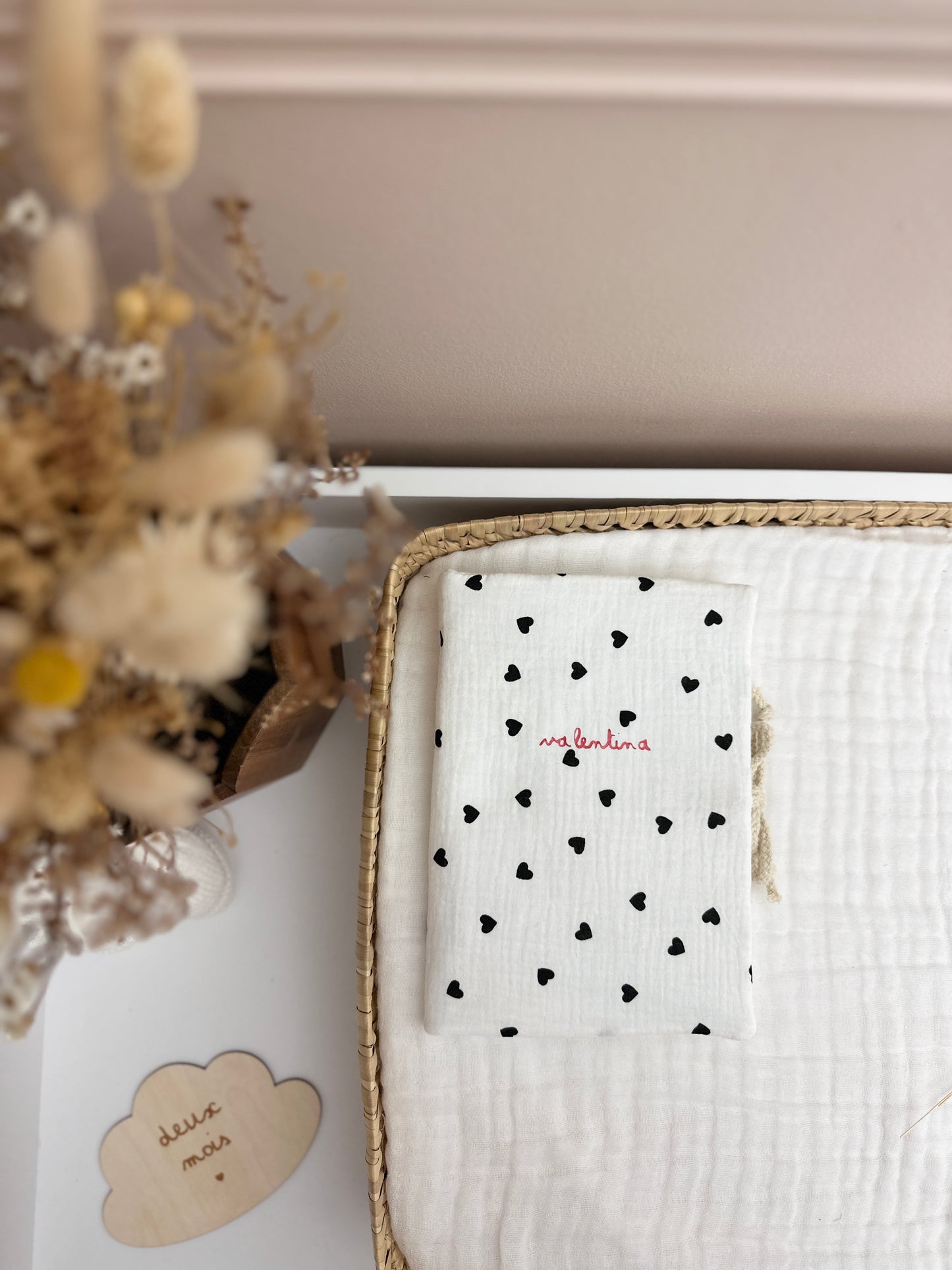 Protège carnet de santé - Petits coeurs noirs